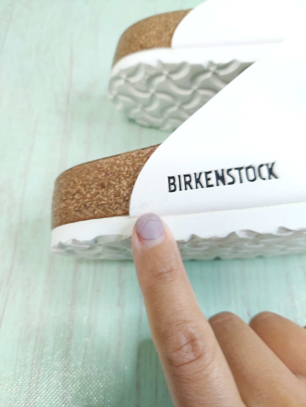 Birkenstock White Gizeh Sandals Sz 42 L11/M9 - Picture 13 of 14